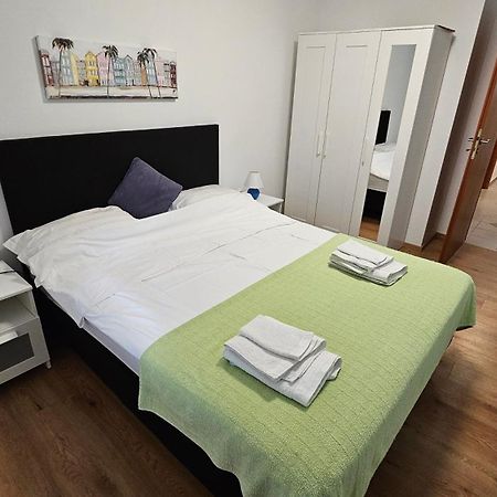Apartments Lumar Palit Exterior foto